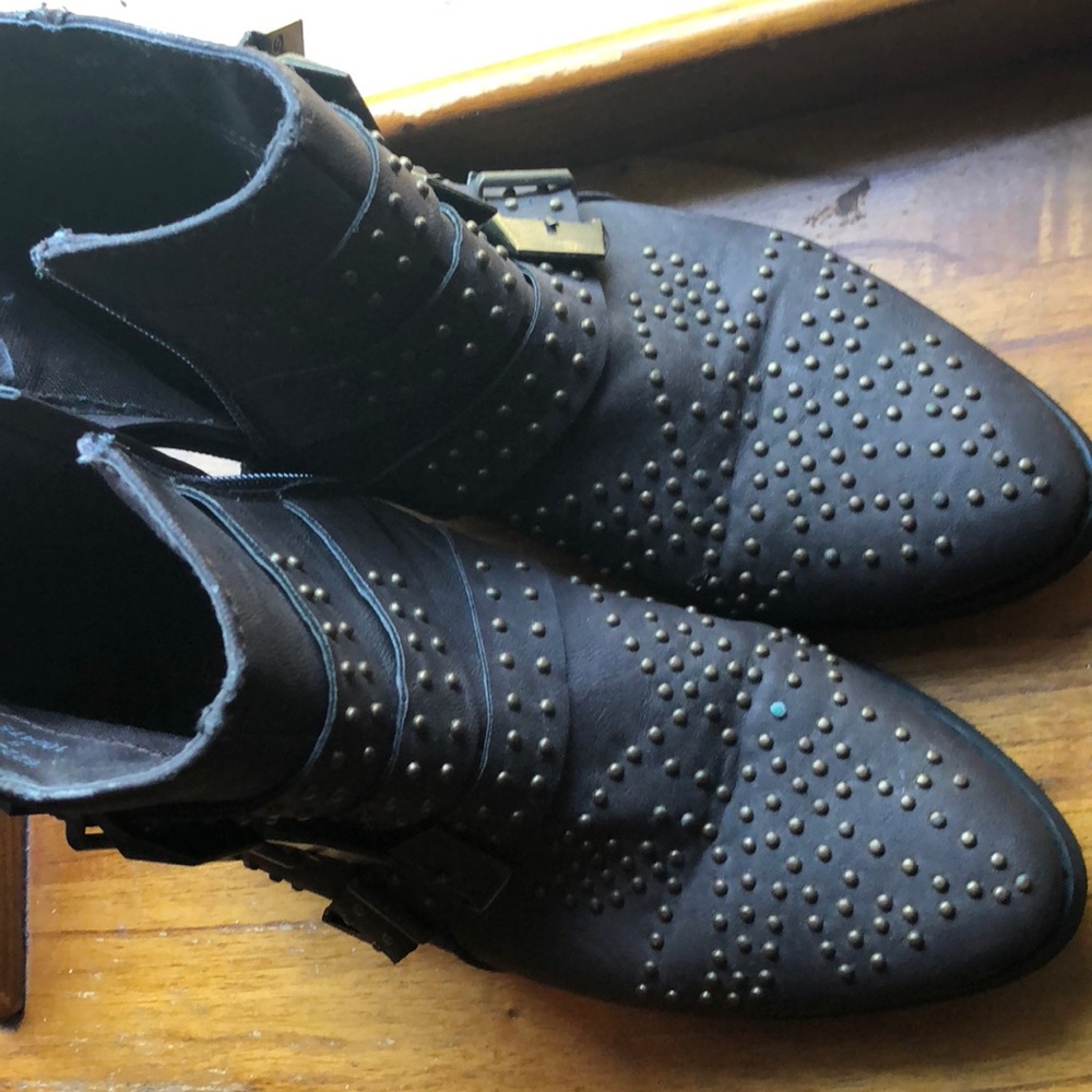 Boots - Picture 2 of 3